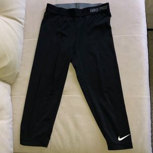 Nike Pro Capri Leggings
